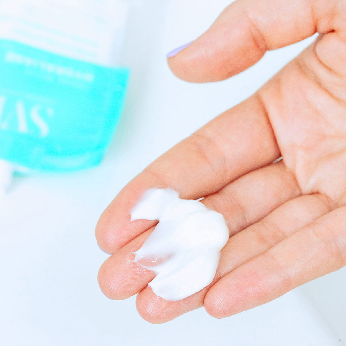 Kem làm dịu, giữ ẩm suốt 24 giờ cho da khô 40ml